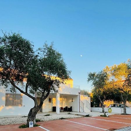 Chrisso Rooms Affittacamere San Teodoro  Exterior foto